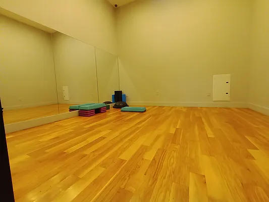 Rented by City Vista Inc | media 29