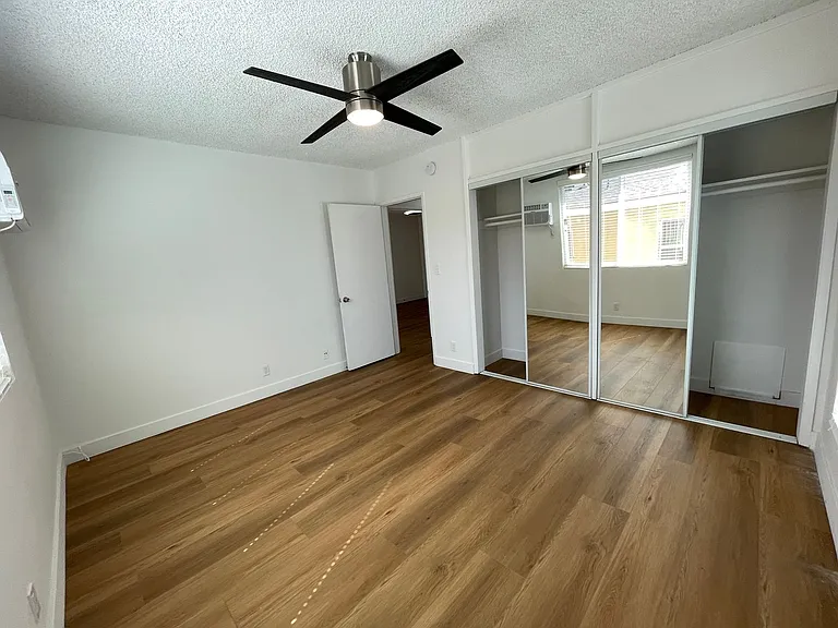 7351 Variel Ave — Photo 28