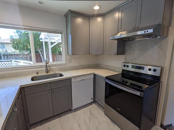 3rd image of 3011 Lucas Ct