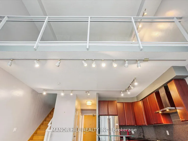 220 Burnhamthorpe Rd W #513 — Photo 8