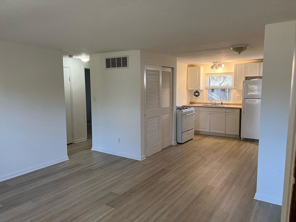 Living Room/Kitchen