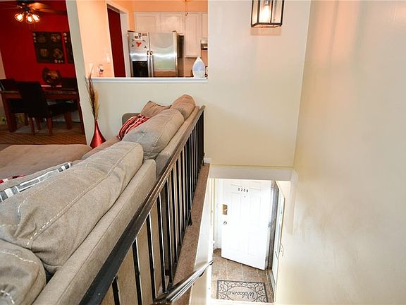 3rd image of 3209 Lupine Dr