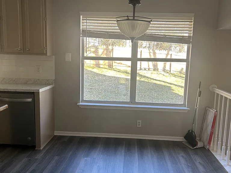 533 Woodland Hills Dr — Photo 7