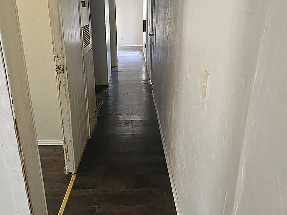 2nd image of 3602 Woodlake Dr