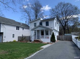 44 Maple Ave, Bloomingdale, NJ 07403