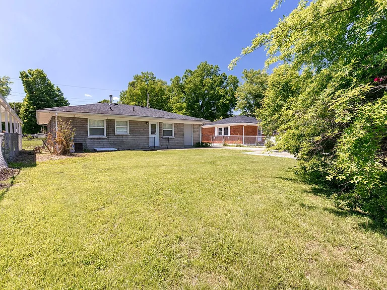 1209 S 45th St — Photo 23