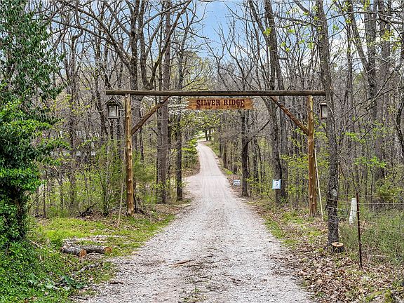 5th image of 202 Silver Ridge Rd