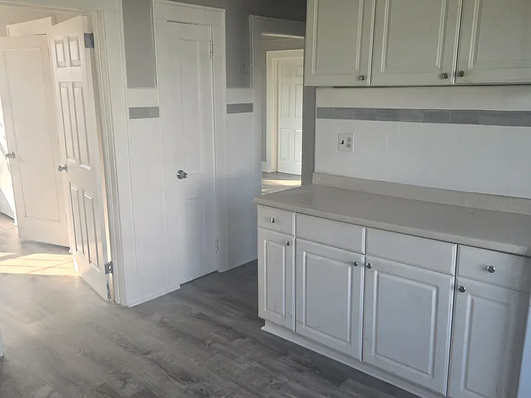 565 E Elm St #2 — Photo 1