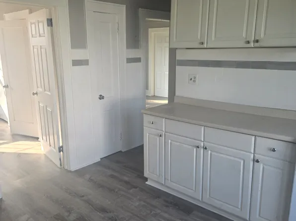 565 E Elm St, Linden, NJ
