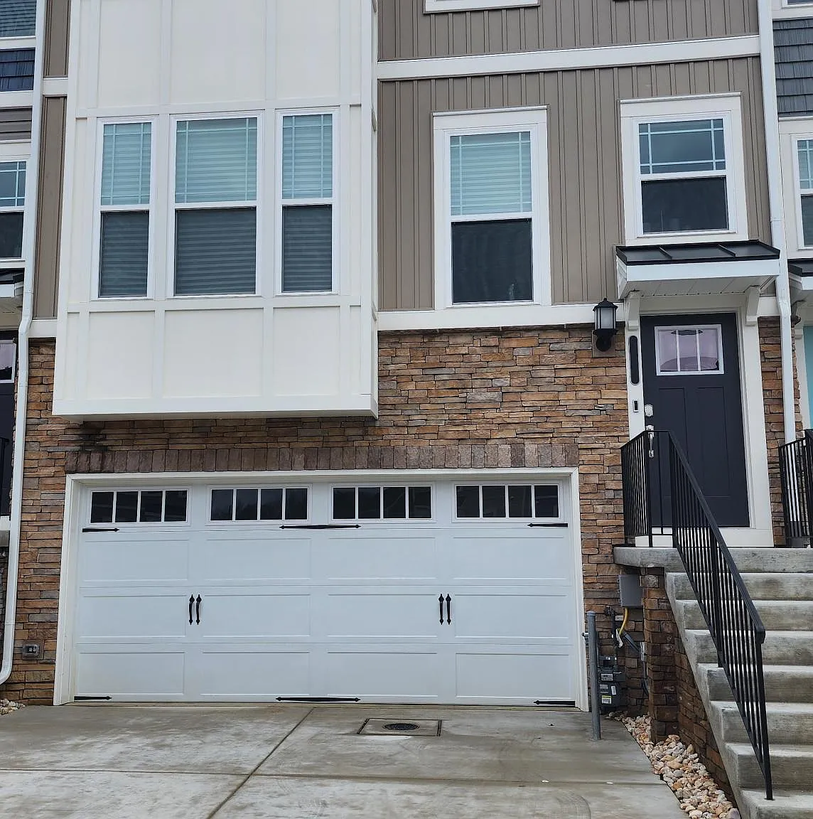 Studio, 350 sqft, $1,600 — Photo 2