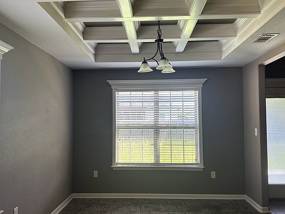 5th image of 4024 Glen Laurel Dr N