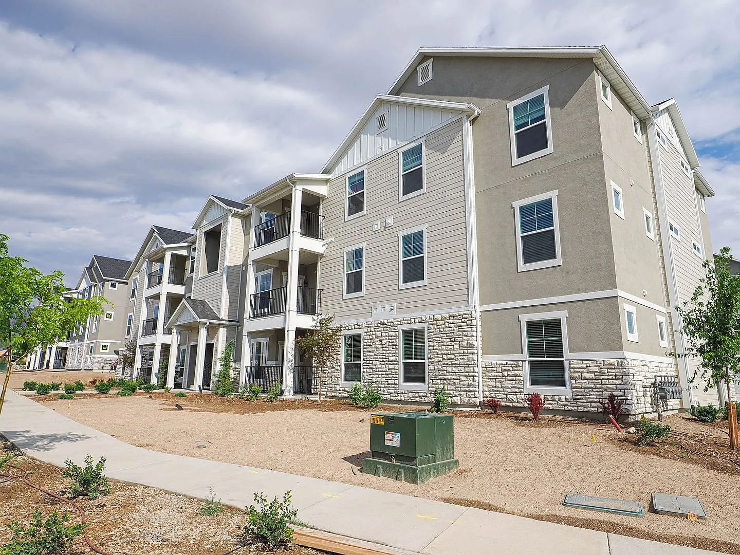 3 Bedroom, 2 Bathroom Condo — Photo 3