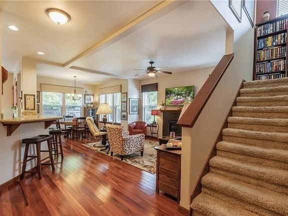 3rd image of 4520 Natalee Dr SE