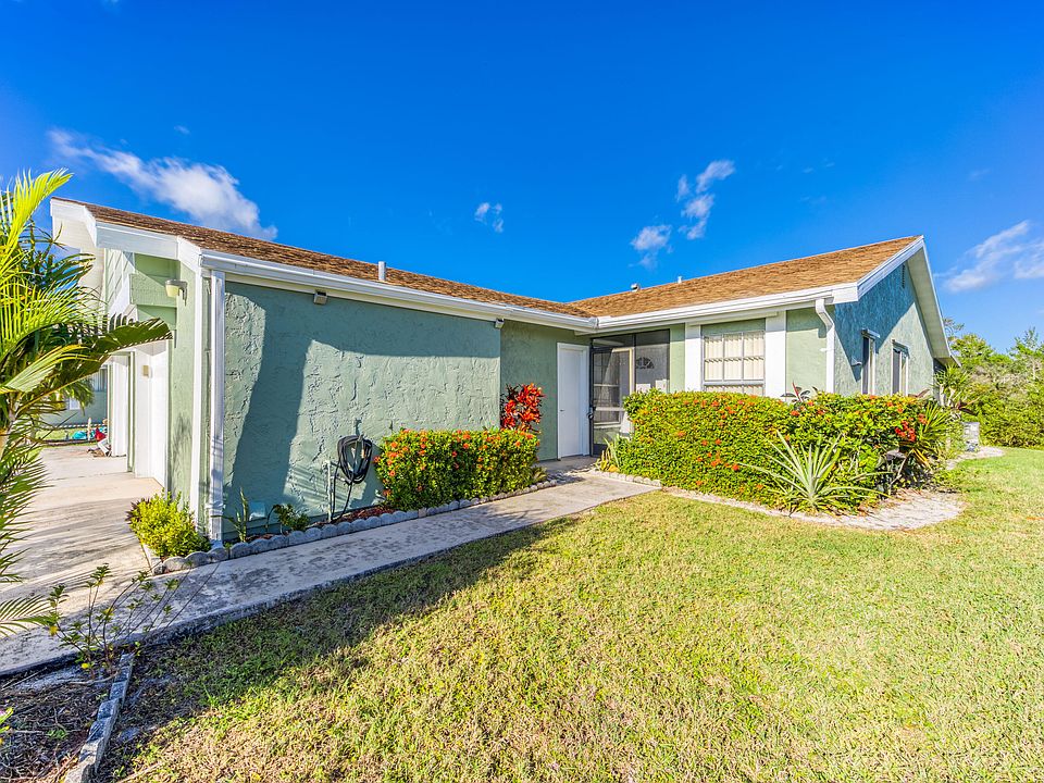 1st image of 1427 SE Larkwood Circle