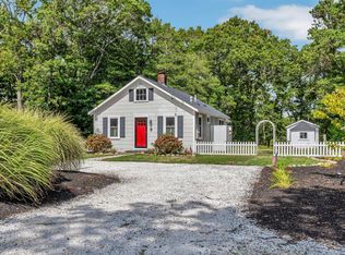 266 School St, Cotuit, MA 02635