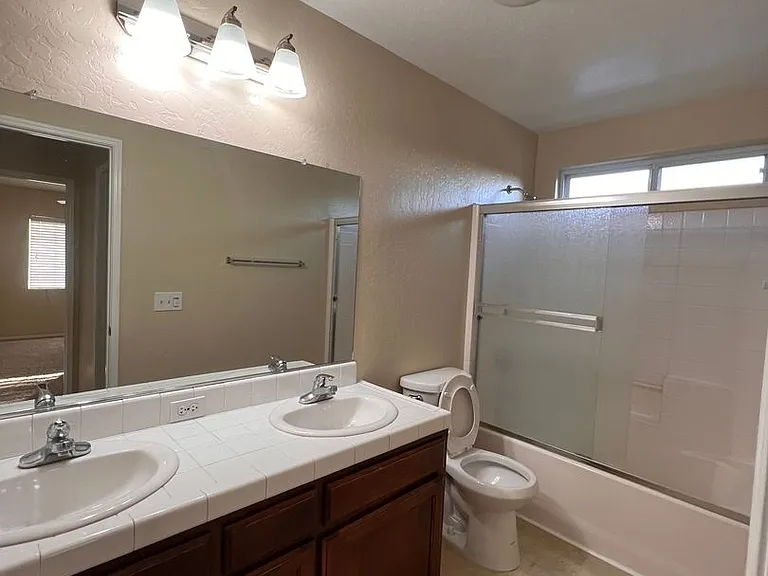 2956 Sauvignon St — Photo 11