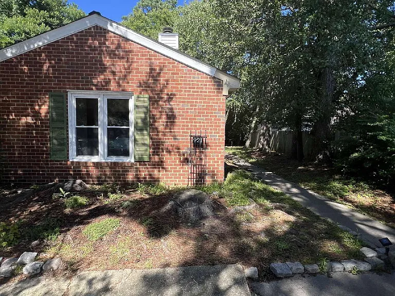 921 Wickford Dr — Photo 1