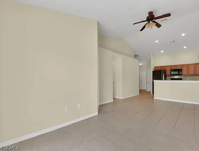 702 SE 6th Ter — Photo 5
