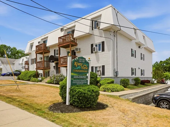 3636 N Main St APT 12, Fall River, MA 02720