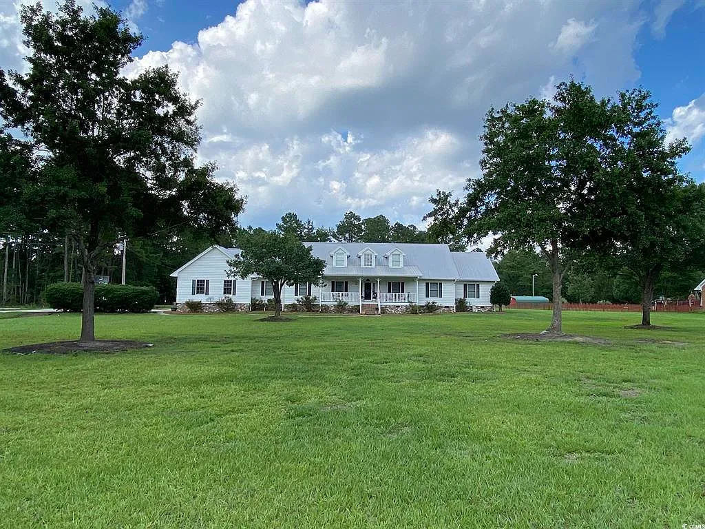 6 bed, 4000 sqft, $4,000 — Photo 2