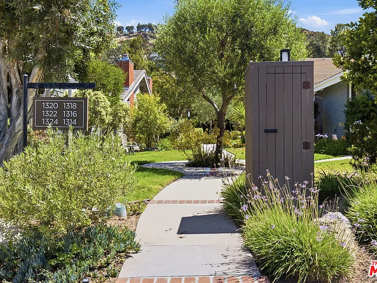 1314 Avenida De Cortez — Photo 3