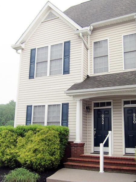 1st image of 252 Sheliah Ct