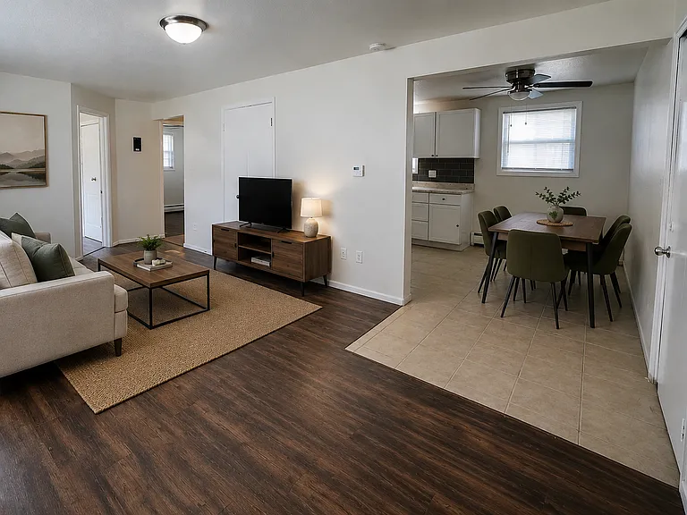 615 W Bennett St #1 — Photo 2
