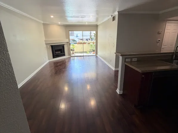 5550 Owensmouth Ave APT 106, Woodland Hills, CA 91367