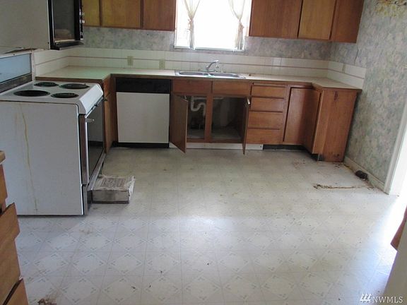 3rd image of 714 W Franklin St