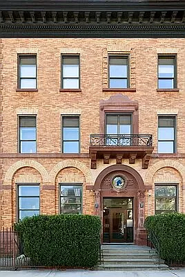 Rented by Compass | media 19