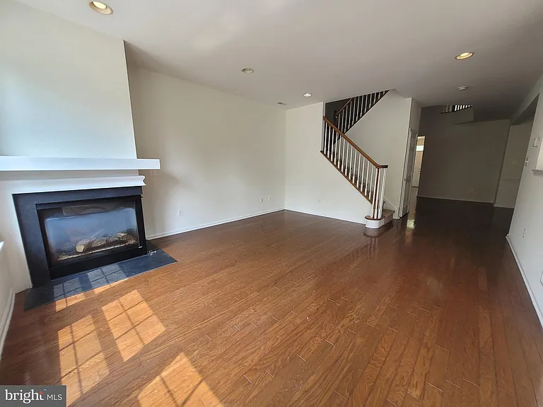 35 Tudor Ct — Photo 14