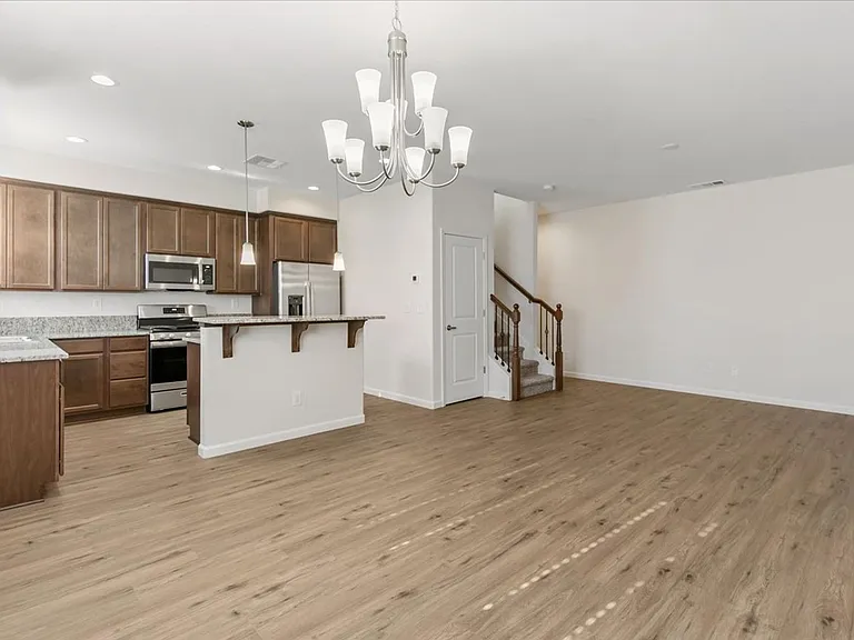 2261 Shady Canyon Dr — Photo 6