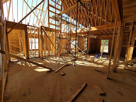 3rd image of 152 Thistledown Dr