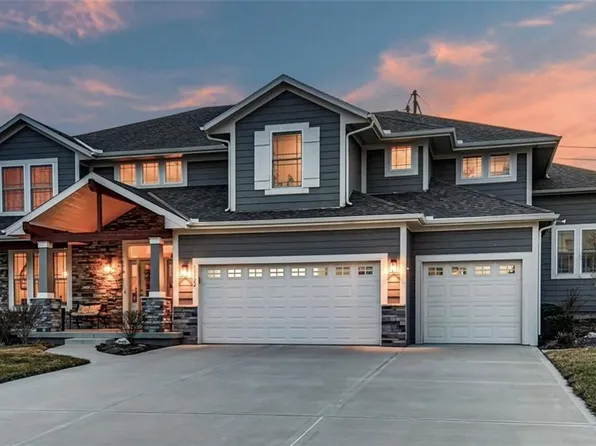 10722 S Race St, Olathe, KS 66061