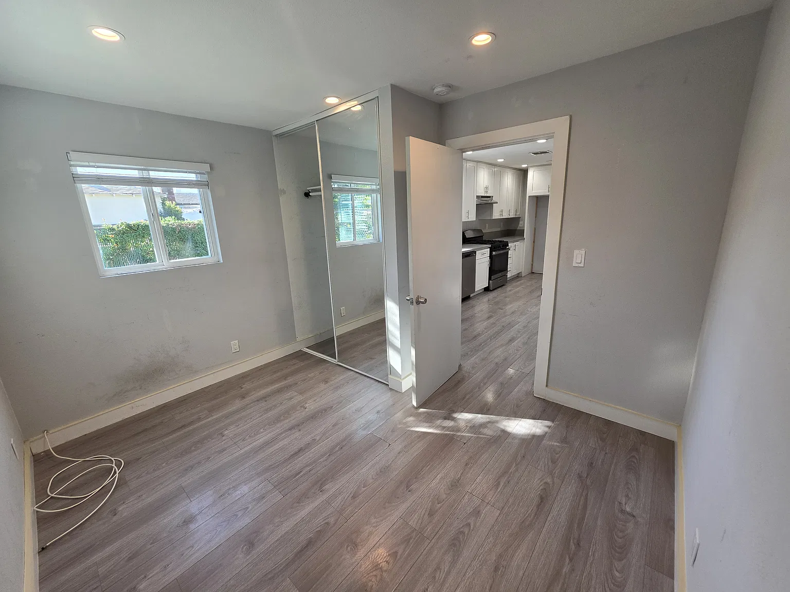 2 bed, 650 sqft, $2,295 — Photo 4