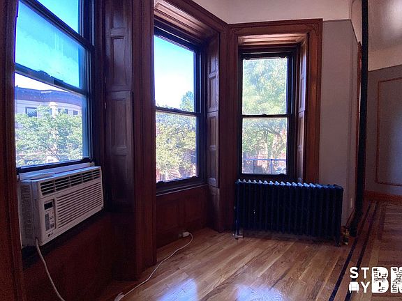 4th image of 398A Hancock St APT 3F