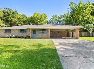 403 Brumbaugh Rd, Ocean Springs, MS 39564