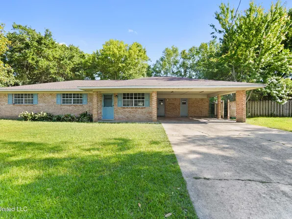 403 Brumbaugh Rd, Ocean Springs, MS 39564