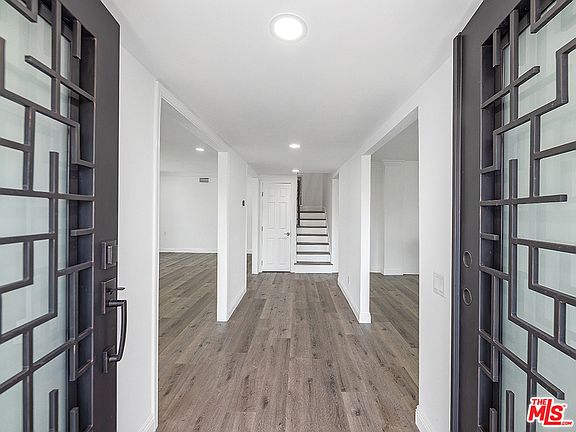 2nd image of 2856 El Roble Dr