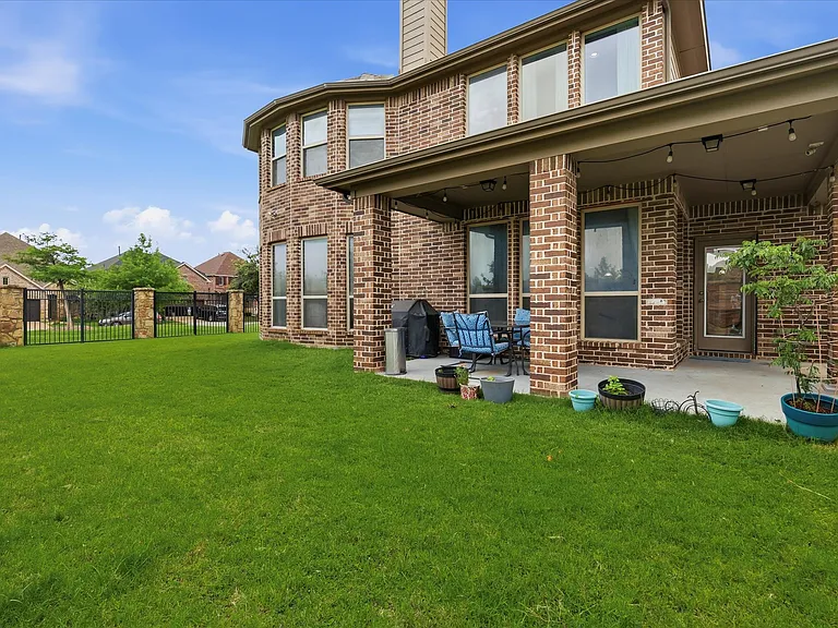 5000 Cyndur Dr — Photo 34