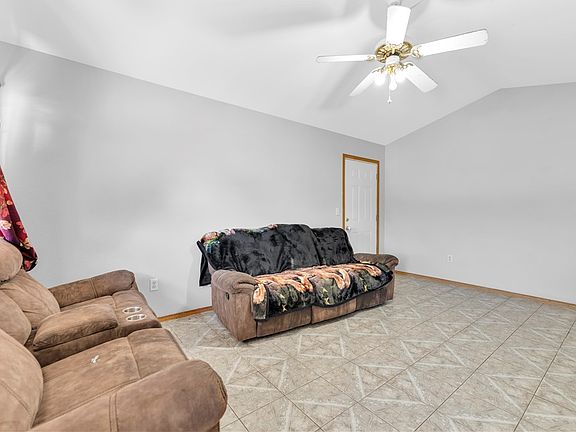3rd image of 2782 Chancery Pl