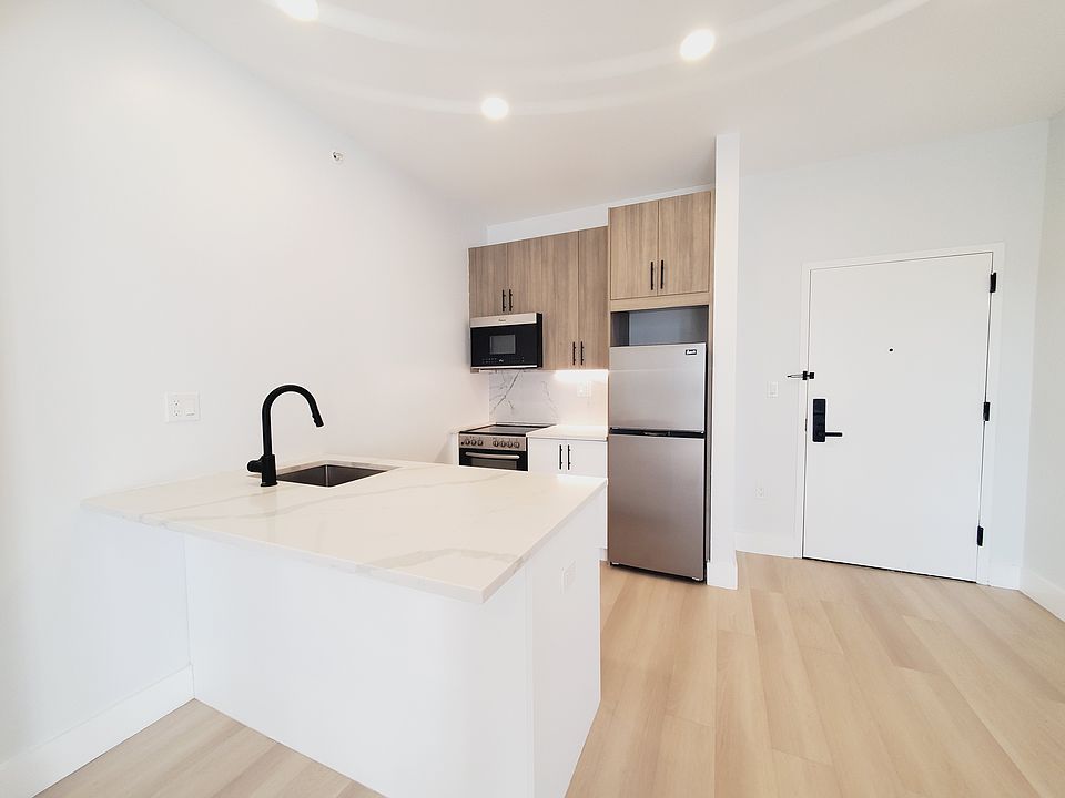 1st image of 314 Forrest St #602