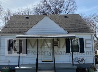 34549 Chestnut St, Wayne, MI 48184