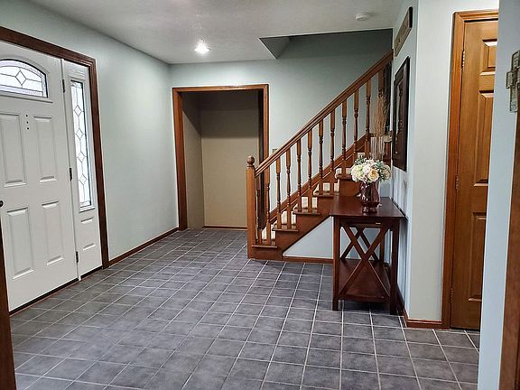 3rd image of 10319 Forestview Dr