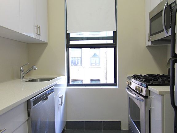 4th image of 565 W 215th St APT 24