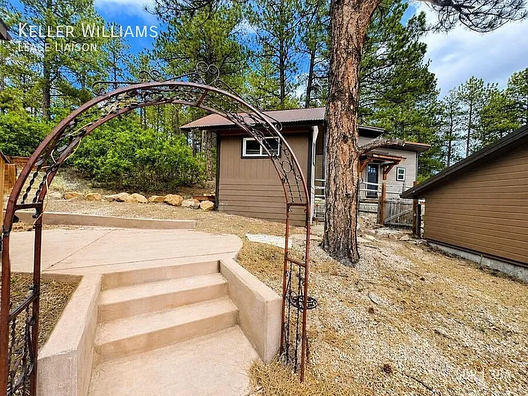 9170 Frank Rd — Photo 3