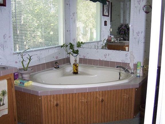 5th image of 119 Falcon Ln