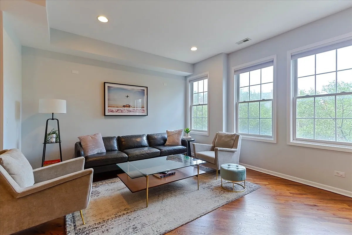 3 bed, 1650 sqft, $3,200 — Photo 3