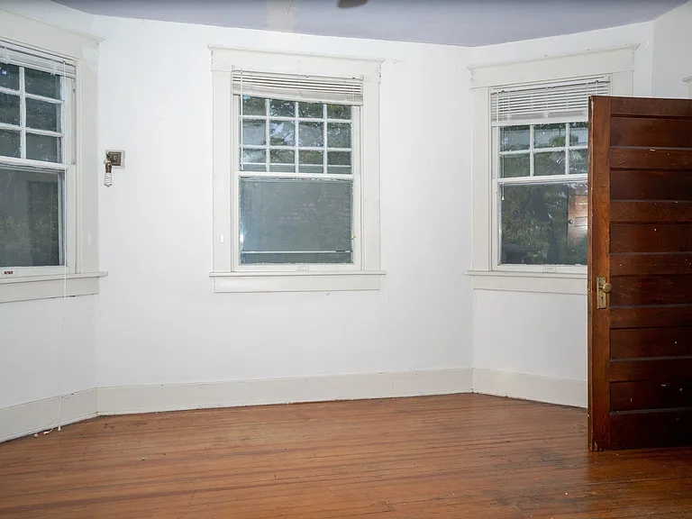 1321 Paris Rd — Photo 14