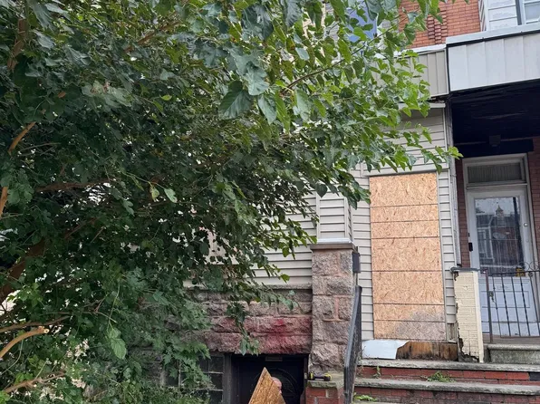 3353 Emerald St, Philadelphia, PA 19134